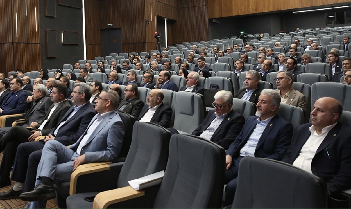 اصالت، نیروی انسانی و دارایی های مادی موجود، سه سرمایه ارزشمند بیمه البرز هستند